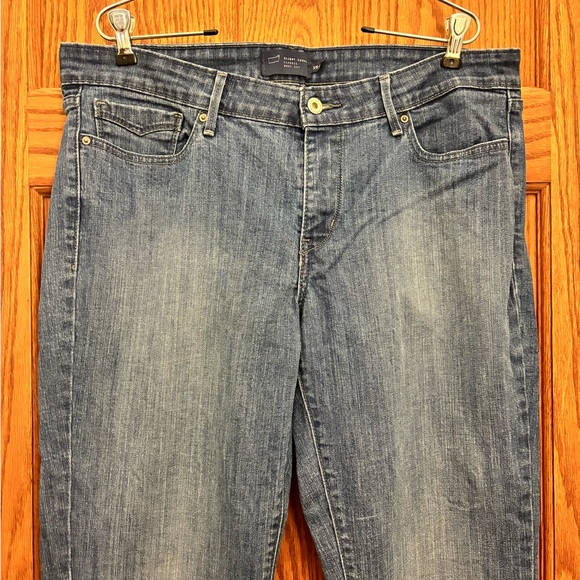 GUC Plus Size Levi’s San Fran Slight Curve Classic Bootcut Jeans - Size 16 - Picture 3 of 6